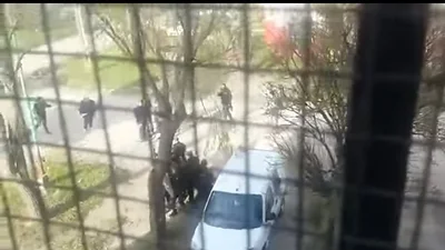Reprimieron una protesta contra Macri cuando llegaba a Mar del Plata Reprimieron una protesta contra Macri cuando llegaba a Mar del Plata
