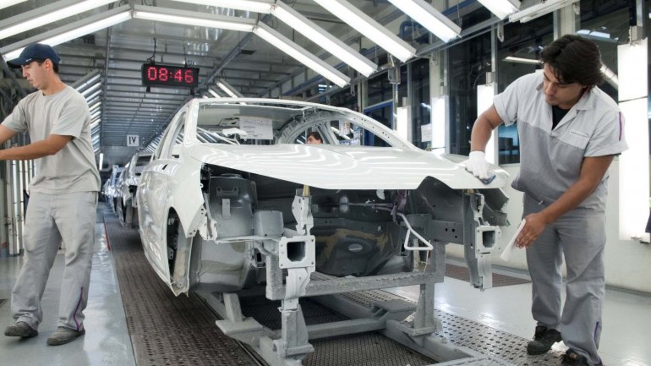 Crisis en el sector automotriz: en septiembre, la planta de Fiat sólo operará 7 días
