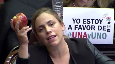 La chicana de una diputada contra Marcos Peña en la exposición La chicana de una diputada contra Marcos Peña en la exposición