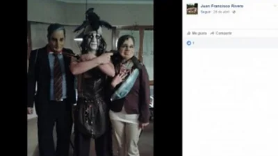 La escalofriante foto de un funcionario del PRO apuntando contra Cristina Kirchner La escalofriante foto de un funcionario del PRO apuntando contra Cristina Kirchner