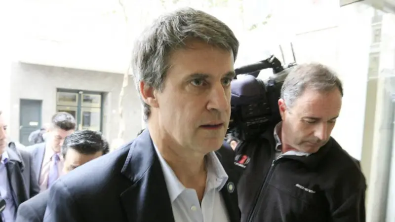 Sigue la emisión descontrolada de deuda por casi 3 mil millones de dólares Sigue la emisión descontrolada de deuda por casi 3 mil millones de dólares