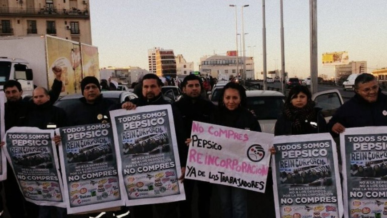 Trabajadores despedidos de Pepsico marchan por la reincorporación