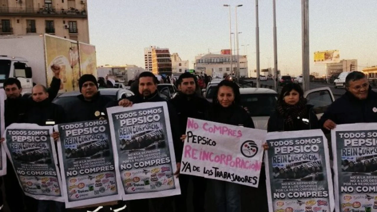Trabajadores despedidos de Pepsico marchan por la reincorporación