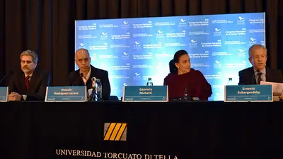 Para Larreta, los homo sapiens combatieron contra los dinosaurios Para Larreta, los homo sapiens combatieron contra los dinosaurios