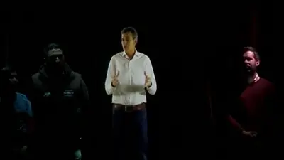 A lo Star Wars, Randazzo brindó dos discursos en simultaneo con un holograma A lo Star Wars, Randazzo brindó dos discursos en simultaneo con un holograma