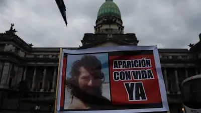 Organizaciones de Derechos Humanos marchan por la aparición de Santiago Maldonado Organizaciones de Derechos Humanos marchan por la aparición de Santiago Maldonado