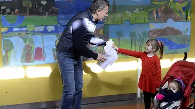 Perlitas de las PASO: la lasagna de Massa, el dibujo de Macri y los elogios del ex a Vidal Perlitas de las PASO: la lasagna de Massa, el dibujo de Macri y los elogios del ex a Vidal
