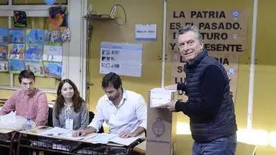 VIDEO: Macri violó la veda electoral y llamó a votar "por el cambio" en vivo VIDEO: Macri violó la veda electoral y llamó a votar "por el cambio" en vivo