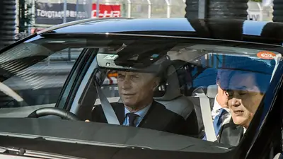 Operaron a Mauricio Macri nuevamente de la rodilla Operaron a Mauricio Macri nuevamente de la rodilla