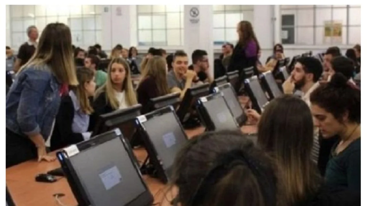 Escándalo en el Correo: echan al aire a periodista que quiso averiguar qué pasa en el escrutinio