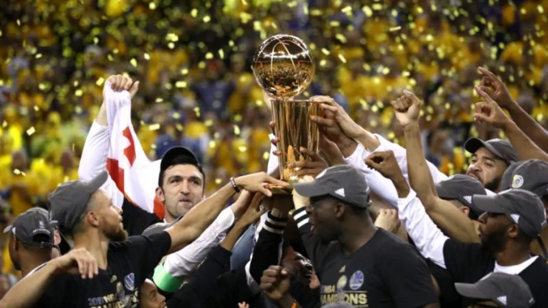 Kevin Durant se niega a saludar a Donald Trump
