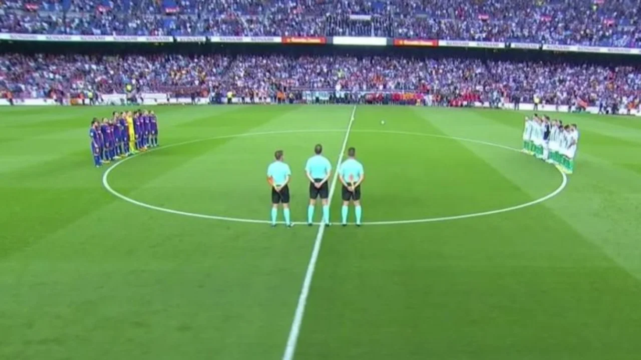 VIDEO: El impactante minuto de silencio en el Camp Nou por el atentado en Barcelona