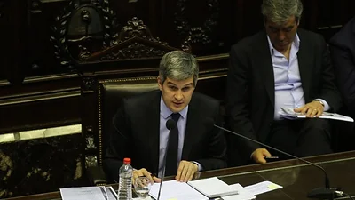 El Gobierno justifica el endeudamiento: "El bono a 100 años permite el ingreso a un selecto grupo" El Gobierno justifica el endeudamiento: "El bono a 100 años permite el ingreso a un selecto grupo"