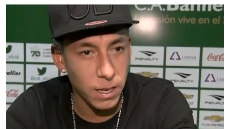 El terrible error de Brian Sarmiento en uno de sus tatuajes