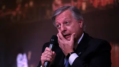 La tapa de Clarín que recuerda el pago del gas en cuotas en plena hiperinflación La tapa de Clarín que recuerda el pago del gas en cuotas en plena hiperinflación