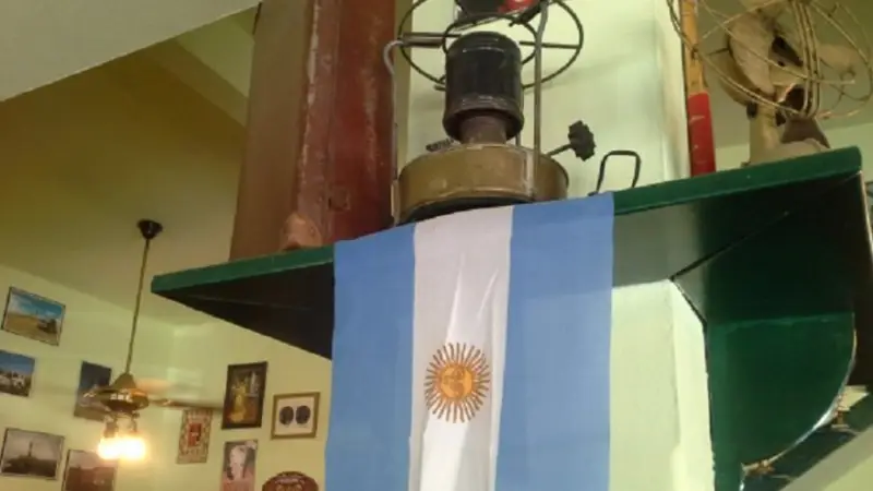 El cartel de un restaurante con un pedido contra Patricia Bullrich