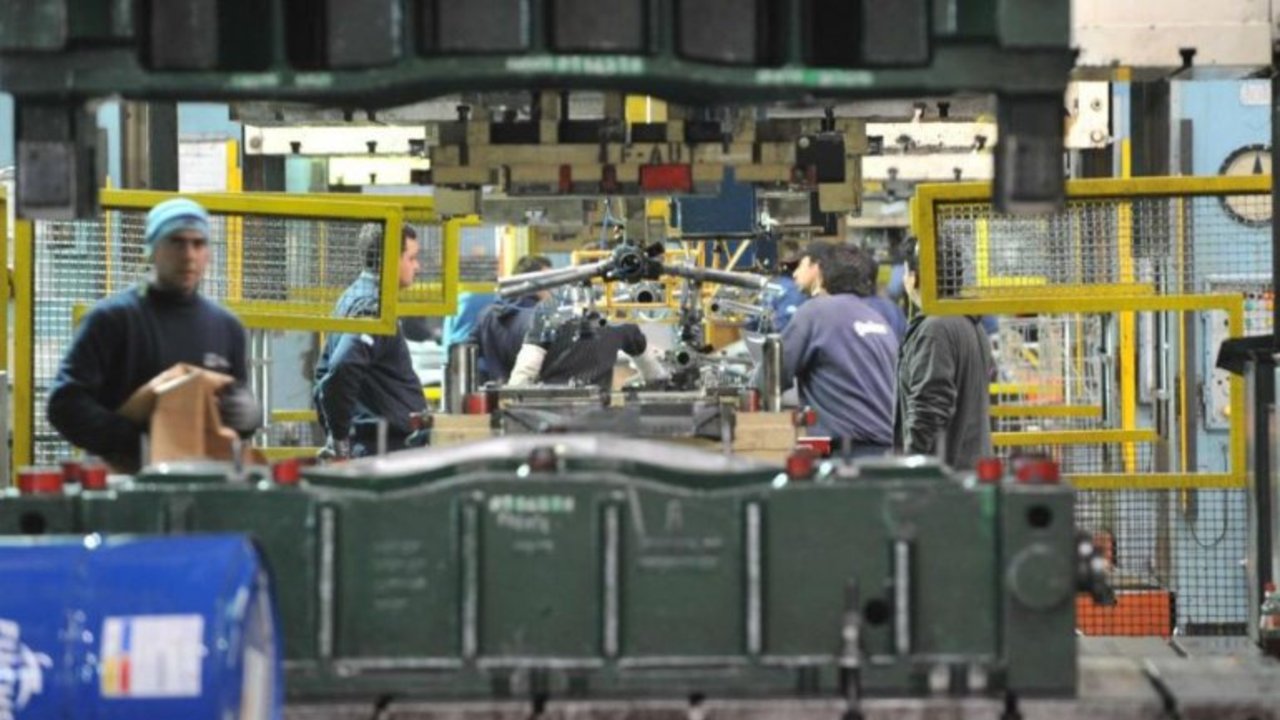 En el día de la Industria, una autopartista despidió a sus 243 empleados