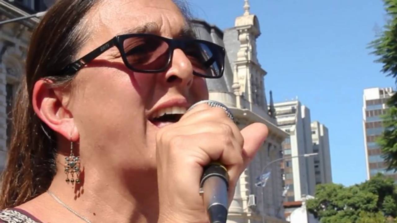 Explosión de la escuela de Moreno: emotivo video de Sandra Calamano luchando por los derechos de los jovenes