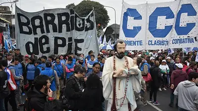 San Cayetano: organizaciones sociales marchan en protesta contra el Gobierno San Cayetano: organizaciones sociales marchan en protesta contra el Gobierno