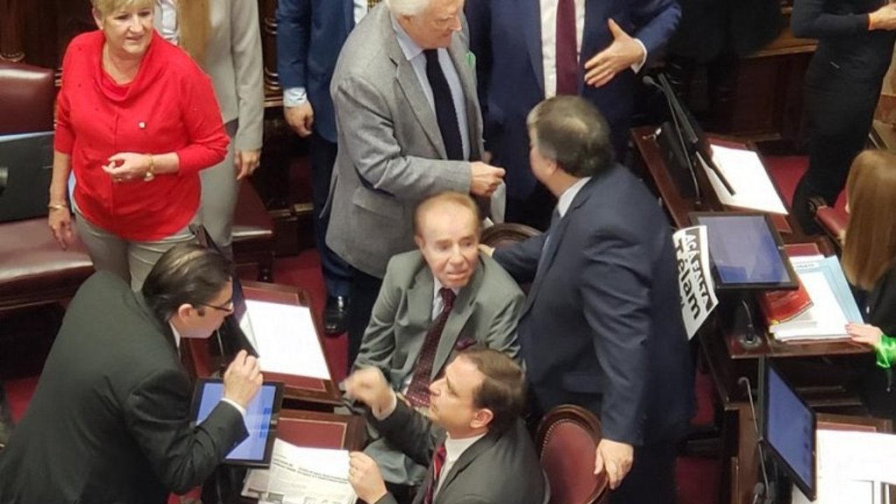 Menem faltó al 80% de las votaciones pero ya está en el Senado