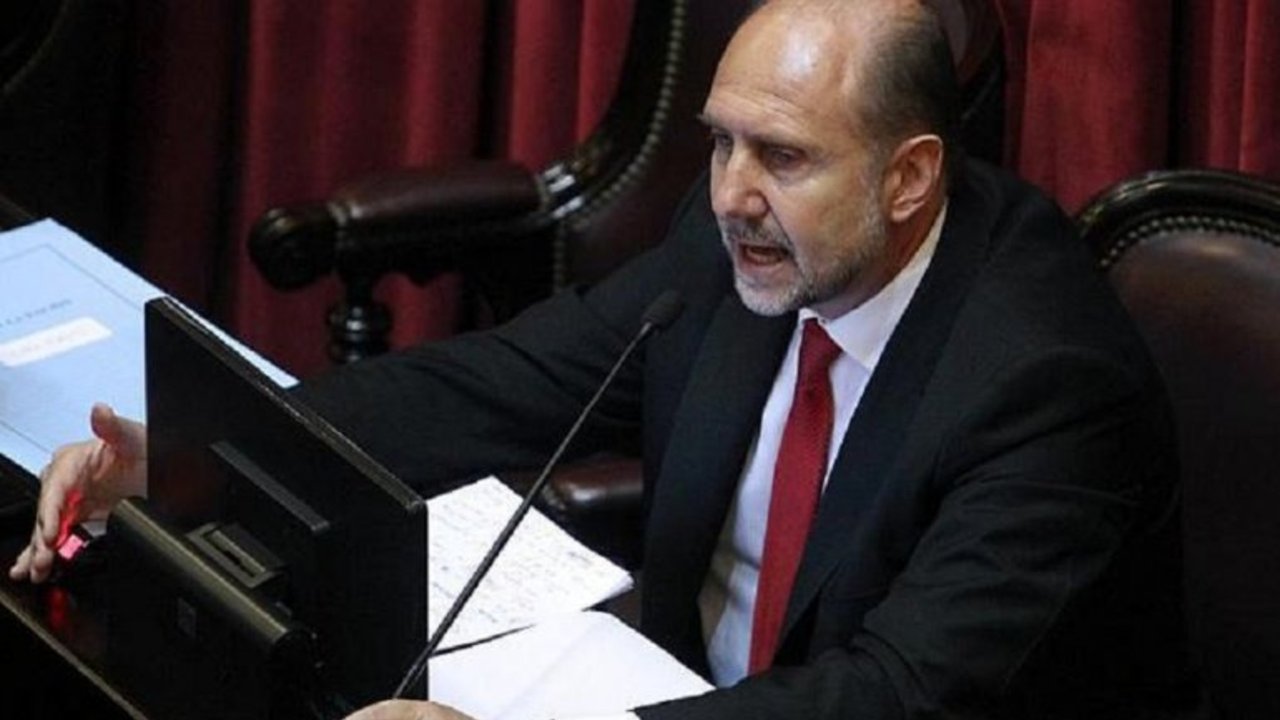 Perotti se va a abstener en la votación por la legalización del aborto