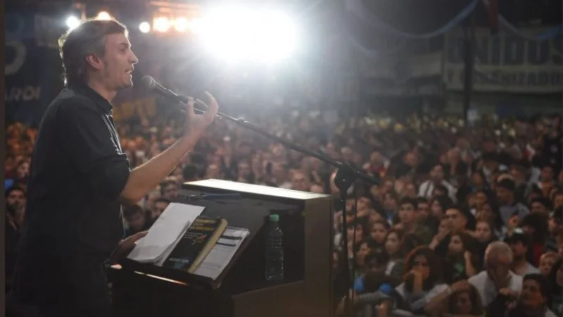 Máximo: "No se trata de reconstruir lo que fue, sino de construir lo que viene"