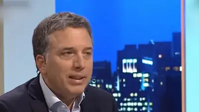 Dujovne: "Mucha gente nos pide que demos de baja las jubilaciones que dio el kirchnerismo" Dujovne: "Mucha gente nos pide que demos de baja las jubilaciones que dio el kirchnerismo"