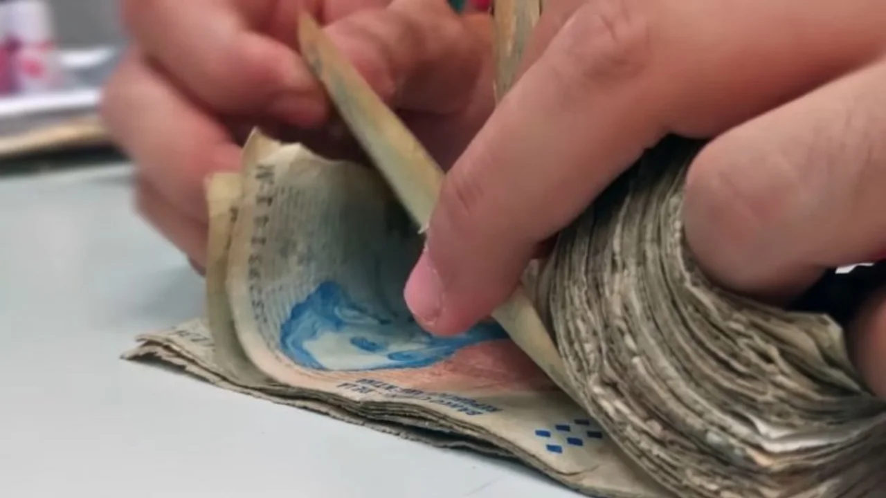 Cómo es el nuevo billete de 50 pesos que lanzó el Gobierno