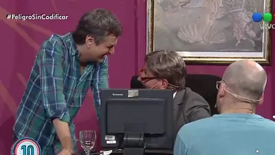 Yayo se burló de los "cuadernos del chofer" con un sketch desopilante Yayo se burló de los "cuadernos del chofer" con un sketch desopilante