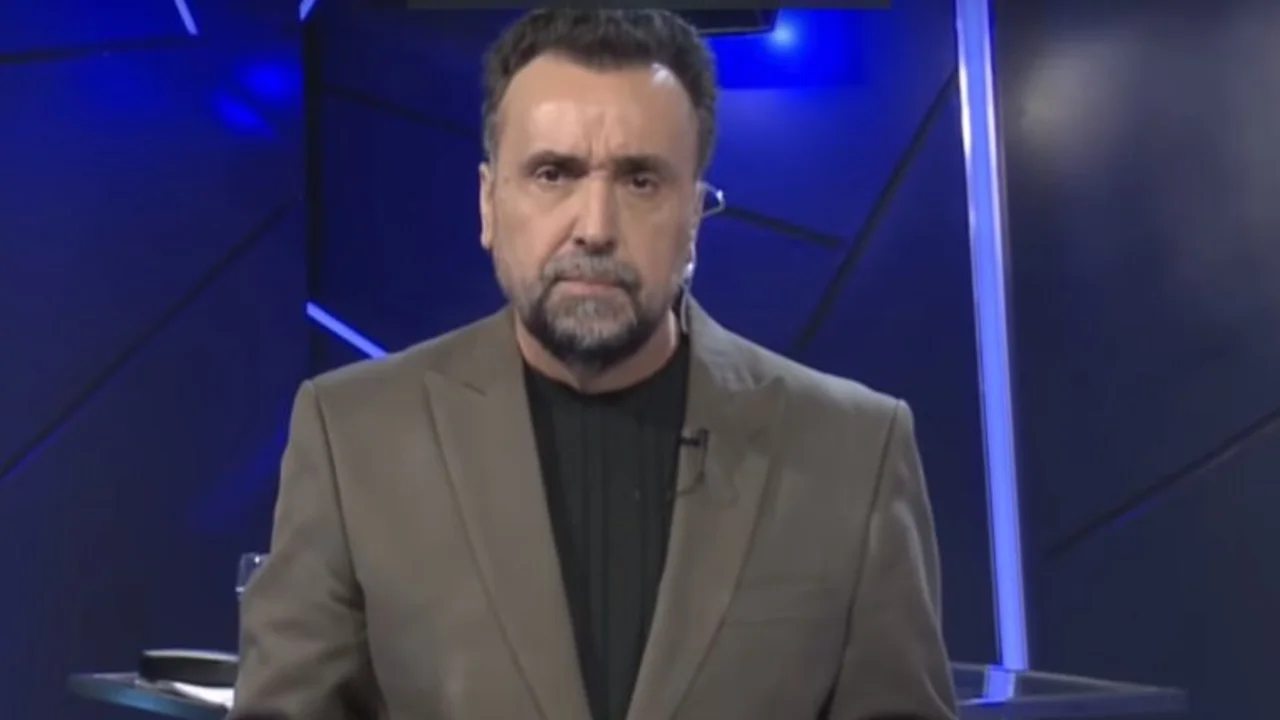Roberto Navarro anunció el lanzamiento de El Destape radio