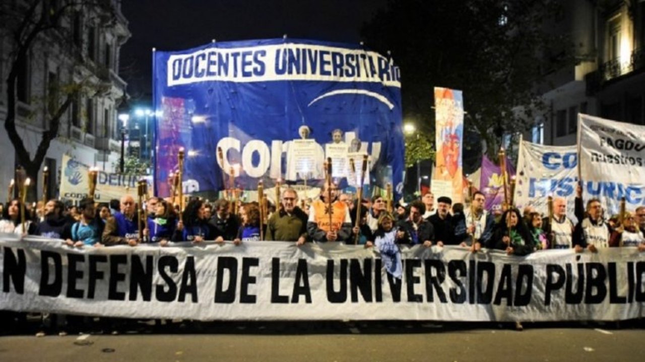Tres semanas sin clases: las claves para entender el conflicto docente universitario