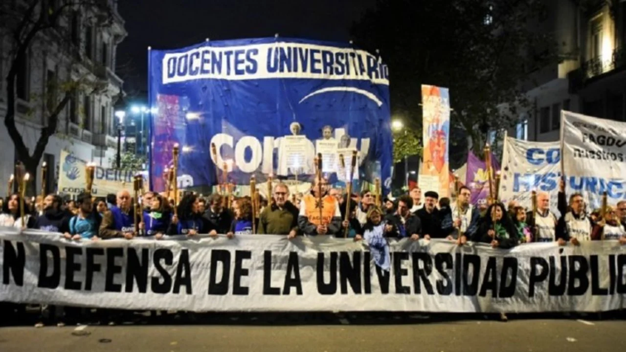 Tres semanas sin clases: las claves para entender el conflicto docente universitario
