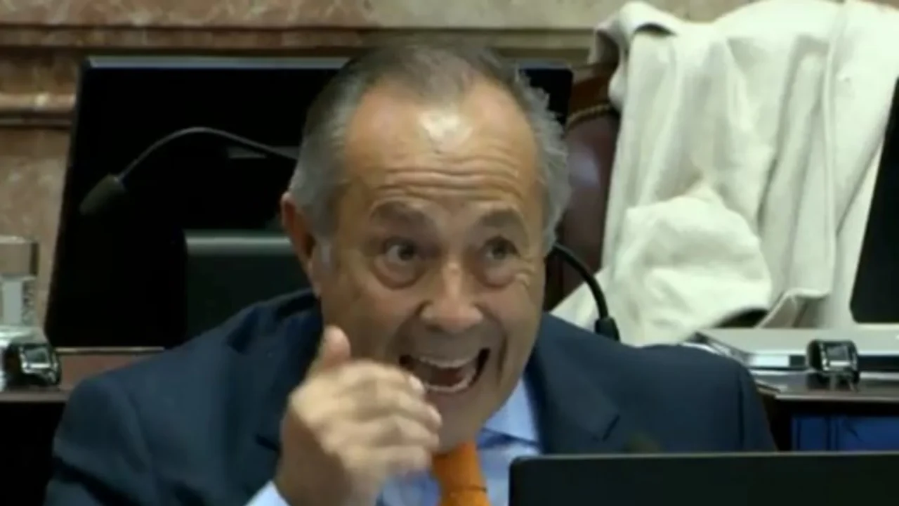 La férrea defensa de Adolfo Rodríguez Saa a Cristina cuando votaron por el allanamiento a sus casas
