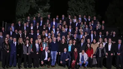 Indignante: en medio de la crisis, en Cambiemos cantaron "¡Queremos Flan!" Indignante: en medio de la crisis, en Cambiemos cantaron "¡Queremos Flan!"
