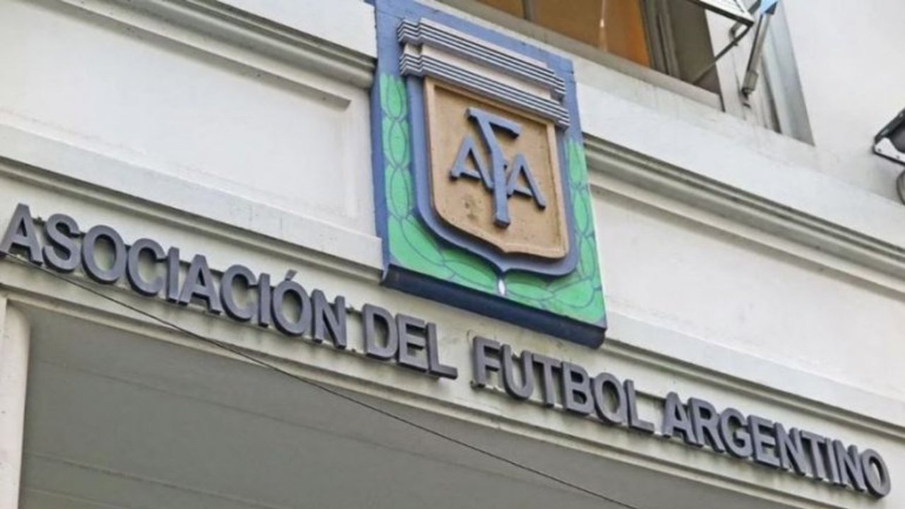 El escandaloso nuevo vínculo entre la AFA y Clarín