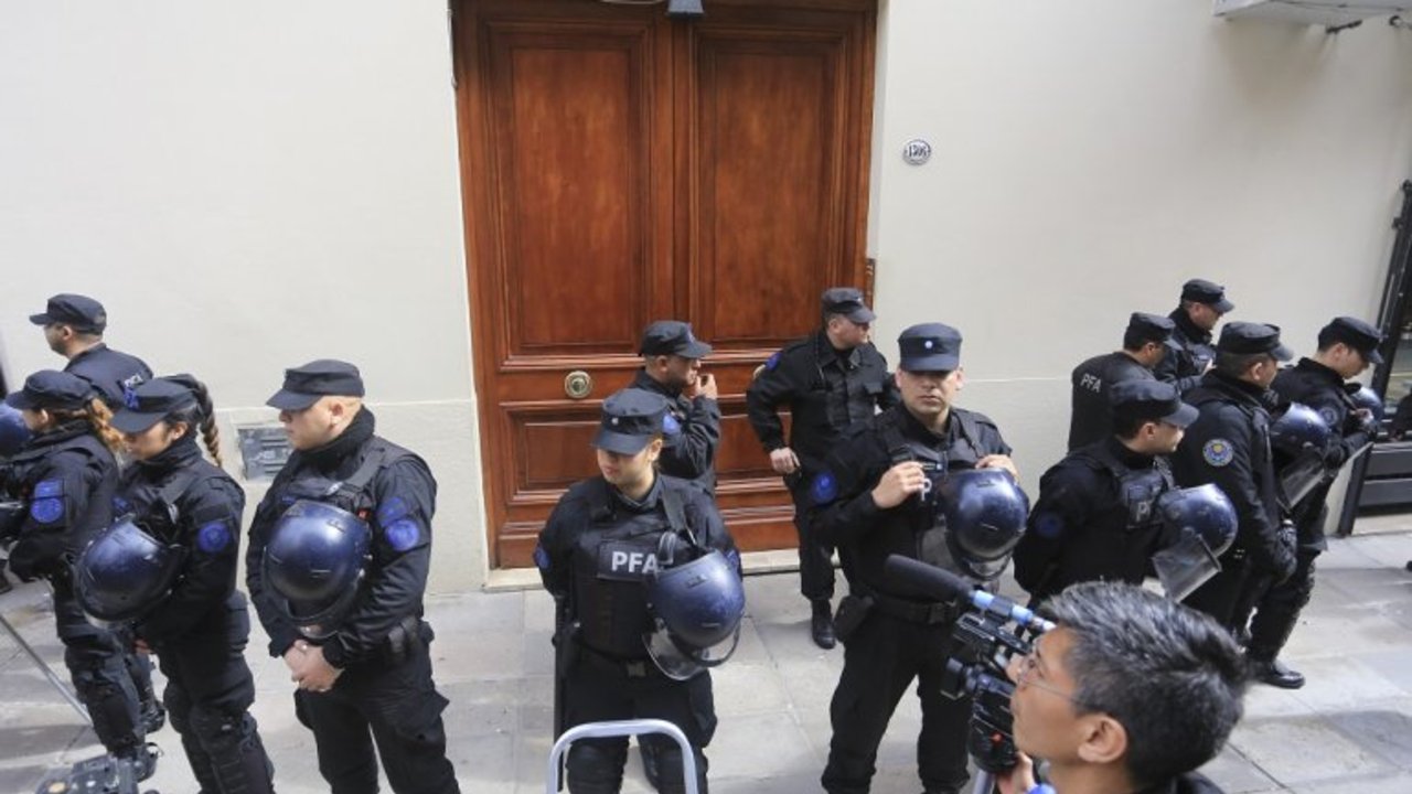 Tras la denuncia de Cristina, el Clínicas confirmó que asistieron a personas con "signo de irritación"
