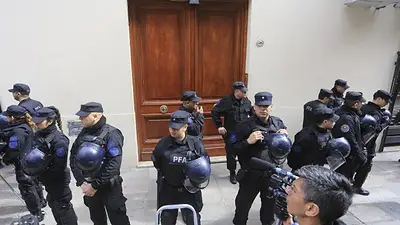 Tras la denuncia de Cristina, el Clínicas confirmó que asistieron a personas con "signo de irritación" Tras la denuncia de Cristina, el Clínicas confirmó que asistieron a personas con "signo de irritación"