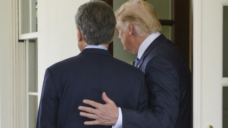 El Gobierno evalúa pedir un nuevo rescate al FMI y los EE.UU. y ya no le quedan salvavidas
