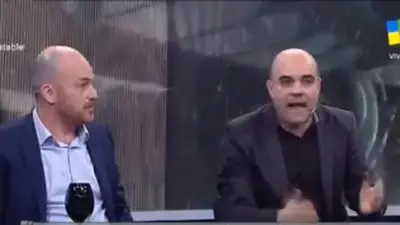 "¡Vamos afuera!": Dos economistas casi se van a las piñas en Intratables "¡Vamos afuera!": Dos economistas casi se van a las piñas en Intratables