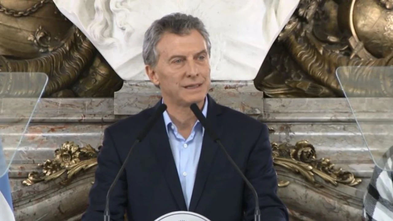 Documentos exclusivos: El decreto que prepara Macri en medio de la crisis que pone en peligro 10 mil puestos de trabajo en el Estado