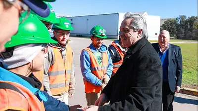 Elecciones 2019: Alberto Fernández prometió que va a "desdolarizar las tarifas" Elecciones 2019: Alberto Fernández prometió que va a "desdolarizar las tarifas"