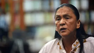 En una charla con Taty Almeida, Milagro Sala contó cómo fue el día en el que recuperó su identidad En una charla con Taty Almeida, Milagro Sala contó cómo fue el día en el que recuperó su identidad
