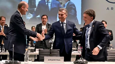 Elecciones 2019: el gabinete económico de Macri tiene más de la mitad de su fortuna en el exterior Elecciones 2019: el gabinete económico de Macri tiene más de la mitad de su fortuna en el exterior