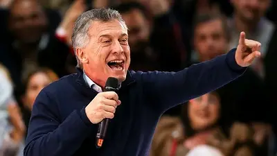 El insólito blooper de Macri al tomarse el transporte público El insólito blooper de Macri al tomarse el transporte público