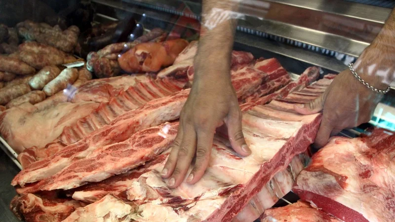 Por la crisis económica, se derrumbó el consumo de carne