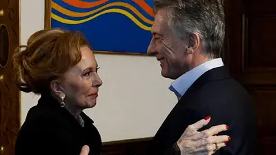 Tras agraviar a Néstor Kirchner, Pinky se reunió con Macri en la Casa Rosada Tras agraviar a Néstor Kirchner, Pinky se reunió con Macri en la Casa Rosada