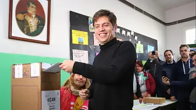 Elecciones 2019: Votó Axel Kicillof y destacó la unidad que representa el Frente de Todos. Elecciones 2019: Votó Axel Kicillof y destacó la unidad que representa el Frente de Todos.