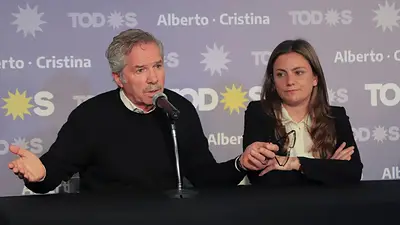 Felipe Solá: “Estamos esperando que Mauricio Macri nos llame” Felipe Solá: “Estamos esperando que Mauricio Macri nos llame”