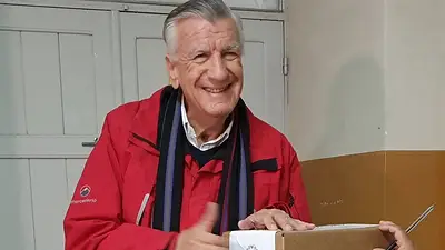 La chicana de Gioja que se le volvió en contra a Macri: "Nos van a mandar la factura de la fiesta" La chicana de Gioja que se le volvió en contra a Macri: "Nos van a mandar la factura de la fiesta"
