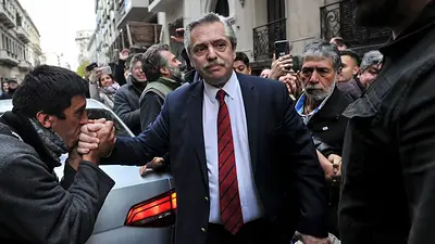 Alberto Fernández, tras hablar con Macri, pidió: “Tenemos que llegar al 10 de diciembre” Alberto Fernández, tras hablar con Macri, pidió: “Tenemos que llegar al 10 de diciembre”